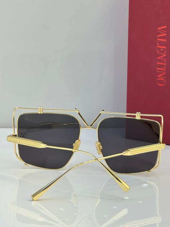Picture of Valentino Sunglasses _SKUfw65111967fw